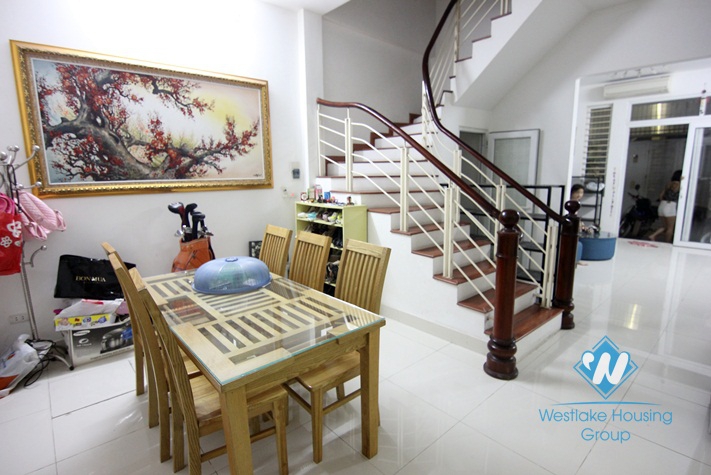 Cheap and nice house with 04 bedrooms for rent in Tay Ho area 
